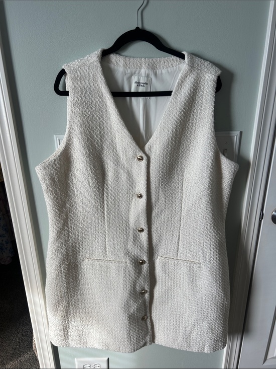 Abercrombie & Fitch Dresses & Skirts - Abercrombie & Fitch Cream Textured Button-Front Dress